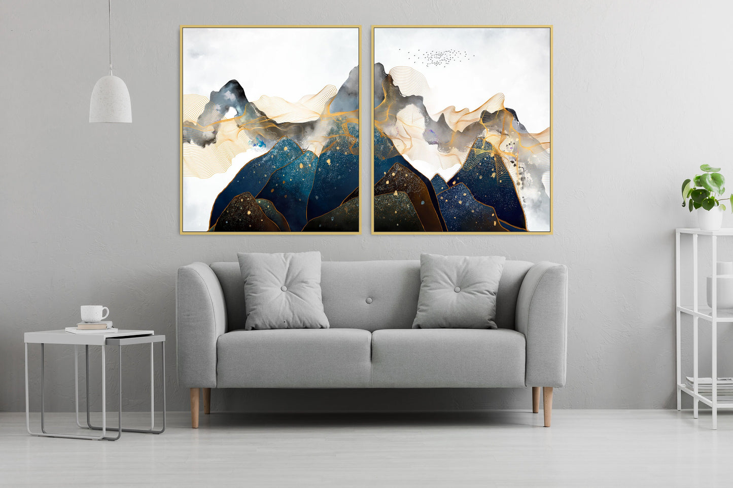 Abstraktes gerahmtes Leinwandbild mit blauen Bergen, großes druckbares Wandbild im Querformat in goldenem Schweberahmen, 3er-Set Kunstwerke für Zuhause